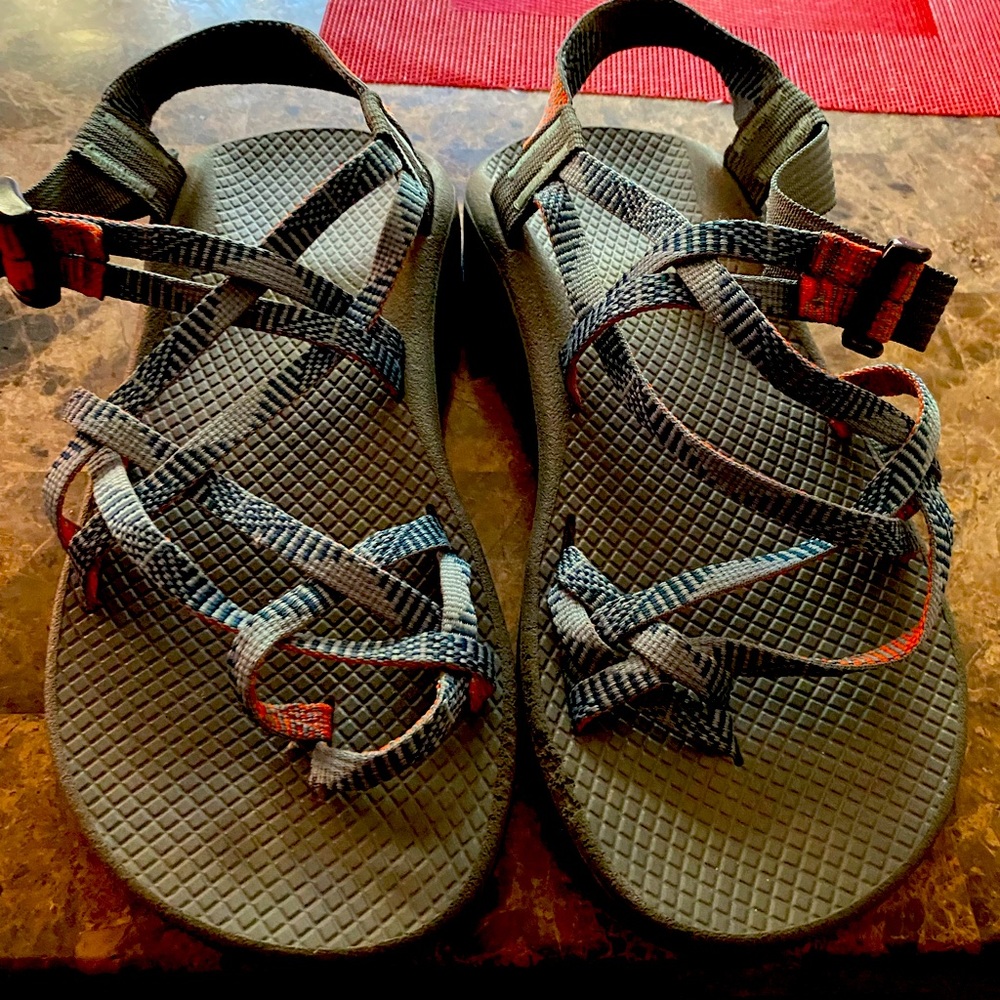 Rand new Chacos